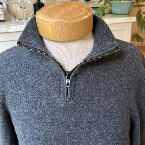 GUC Rag & Bone wool 1/4 zip sweater with lamb leather suede finish sleeve patch - Picture 2 of 10